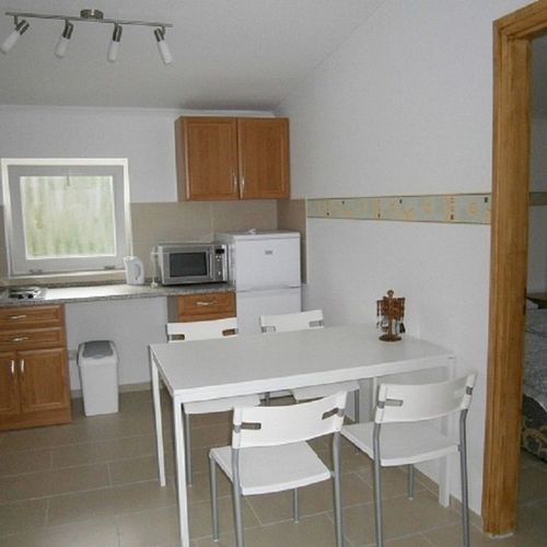 Apartament family lângă piscină cu 2 camere pentru 4 pers.