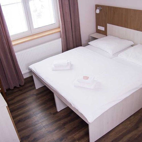 Pokój 2-osobowy z prysznicem (możliwa dostawka)