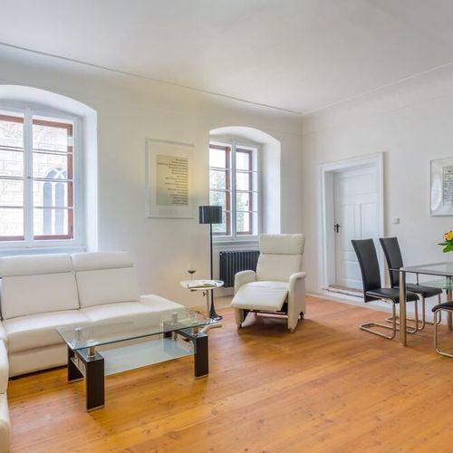 Apartament cu chicinetă proprie pentru 2 pers. (se poate solicita pat suplimentar)