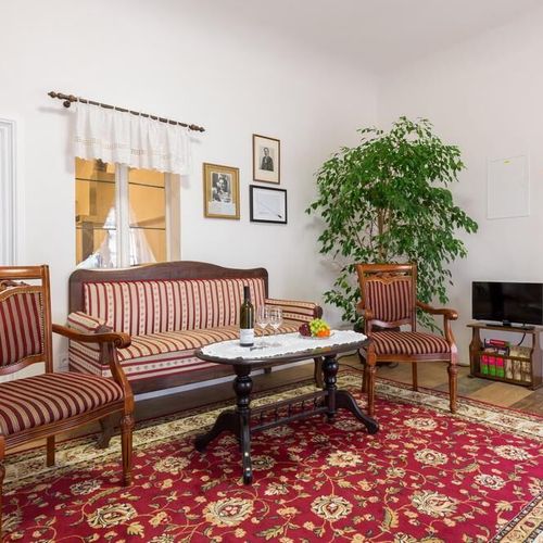 Apartament cu chicinetă proprie pentru 4 pers.