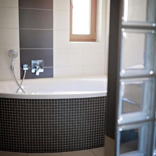 Apartament cu terasă cu chicinetă proprie cu 2 camere pentru 3 pers. (se poate solicita pat suplimentar)