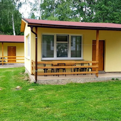 Chata (jako celek) se sprchou s vlastní kuchyňkou pro 4 os. (s možností přistýlky)