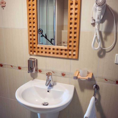Camera single cu duș