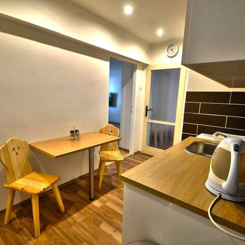Apartman se sprchou s vlastní kuchyňkou pro 6 os. (s možností přistýlky)