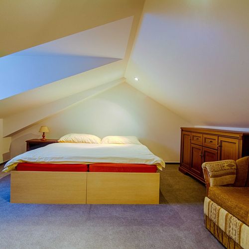 Apartament 4-osobowy z prysznicem z aneksem kuchennym (możliwa dostawka)