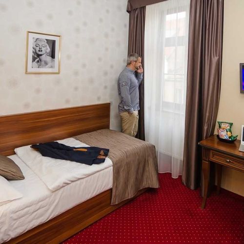 Camera single cu duș cu aer condiționat