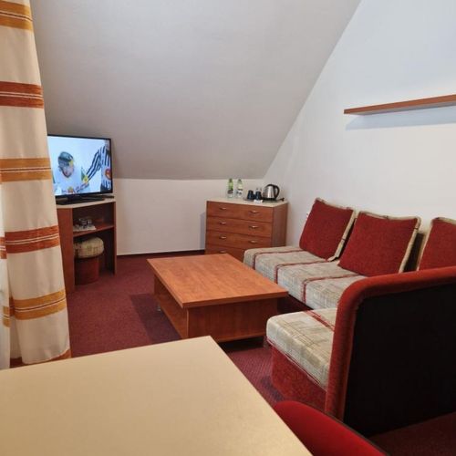 Apartament standard cu baie cu 2 camere pentru 4 pers.