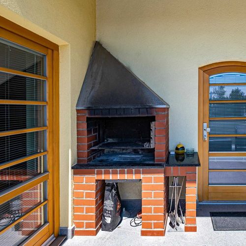 Apartman se sprchou s vlastní kuchyňkou pro 10 os. s 5 ložnicemi (s možností přistýlky)