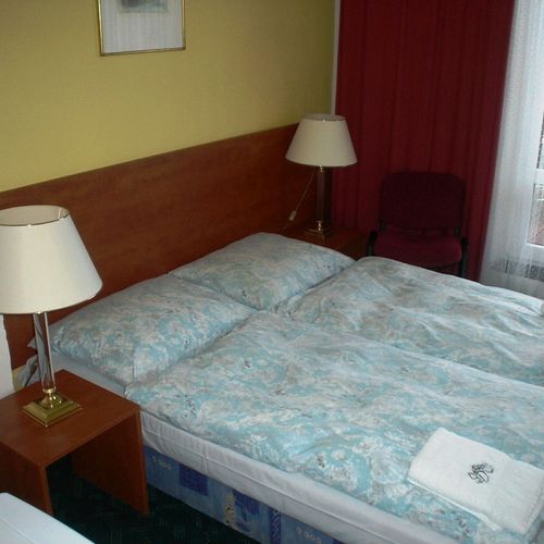Camera dubla cu balcon cu duș