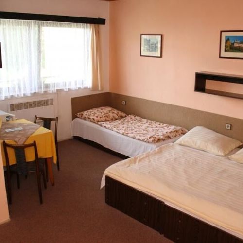 Bungalow 2-osobowy z prysznicem z tarasem (możliwa dostawka)