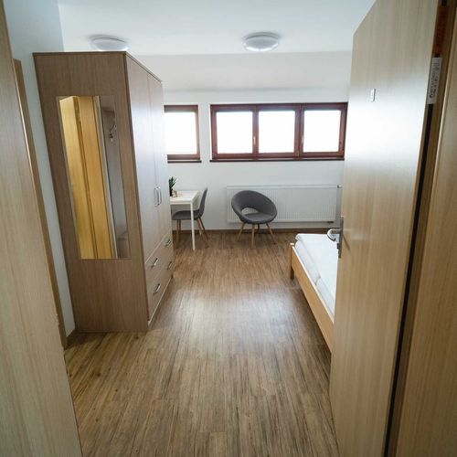 Apartman se sprchou s vlastní kuchyňkou s manželskou postelí s 1 ložnicí