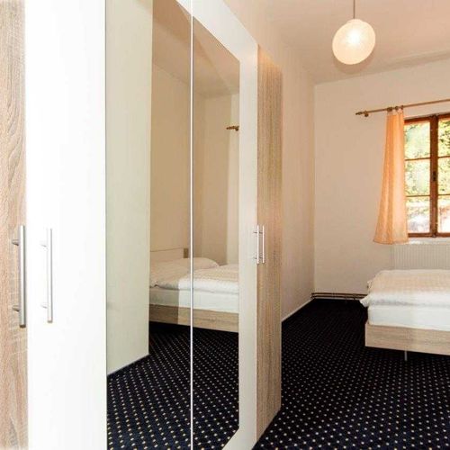 Apartament cu duș pentru 4 pers. (se poate solicita pat suplimentar)