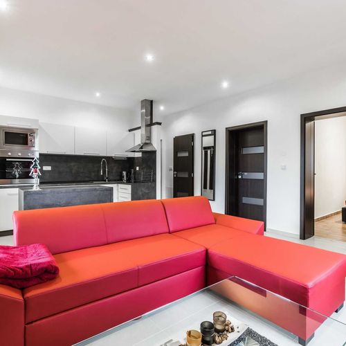 Apartament cu duș cu bucătărie proprie cu 2 camere pentru 4 pers. (se poate solicita pat suplimentar)