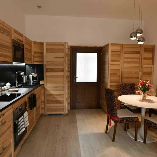 Apartman se sprchou s vlastní kuchyňkou pro 4 os. se 2 ložnicemi (s možností přistýlky)