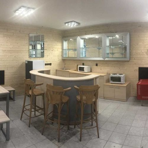 Apartament cu duș cu chicinetă proprie pentru 11 pers.