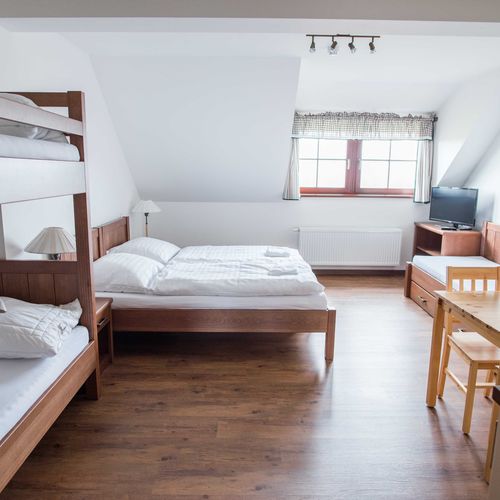 Studio Apartman se sprchou pro 5 os.