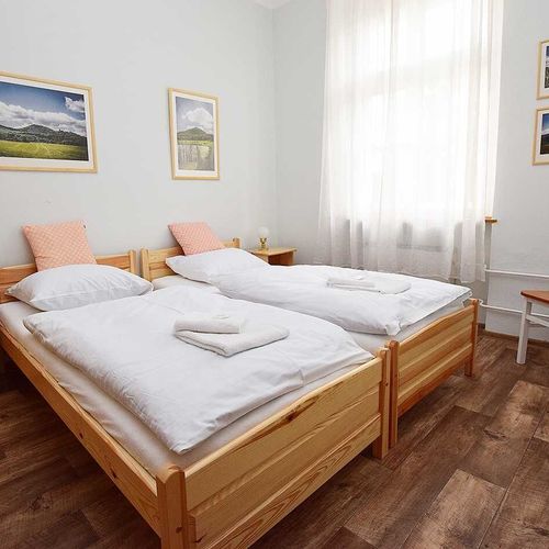 Apartament 2-osobowy z prysznicem z aneksem kuchennym z 1 pomieszczeniem sypialnianym (możliwa dostawka)