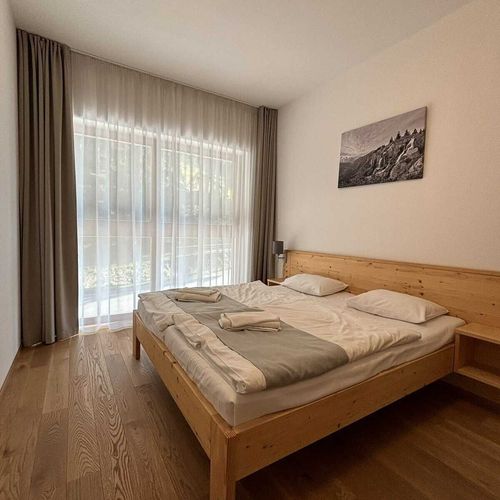 Apartman se sprchou s manželskou postelí s 1 ložnicí s výhledem na řeku (s možností přistýlky)