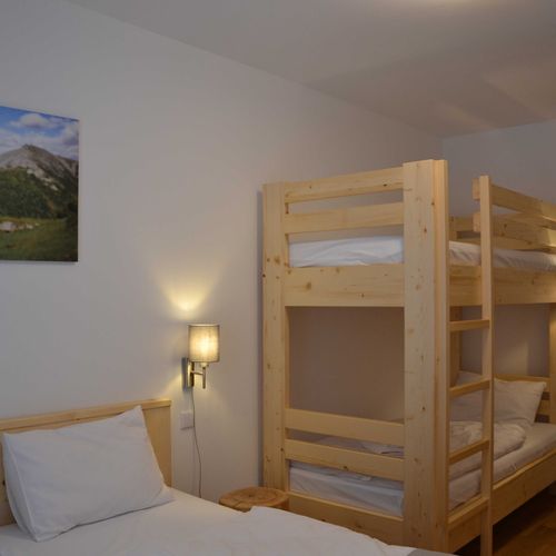 Apartman se sprchou s vlastní kuchyňkou pro 4 os. s 1 ložnicí (s možností přistýlky)