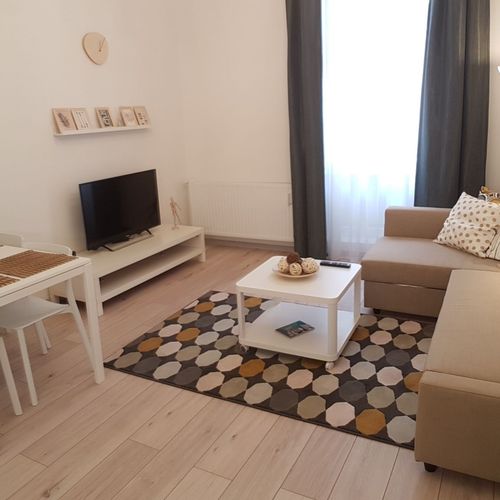 Apartament la parter a cu 2 camere pentru 4 pers.