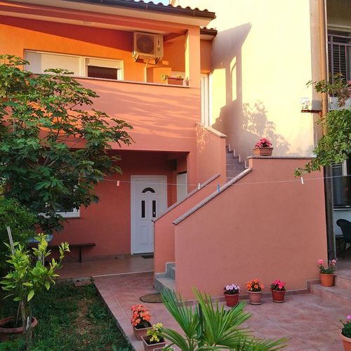 Apartament 4-osobowy z klimatyzacją z tarasem z 1 pomieszczeniem sypialnianym A-7305-b