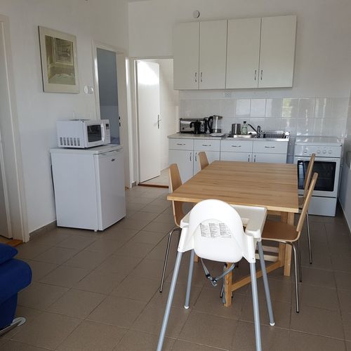Apartament la etaj cu balcon cu 2 camere pentru 4 pers.
