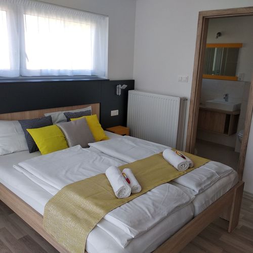 Apartament gold la etaj cu 1 camera pentru 2 pers.