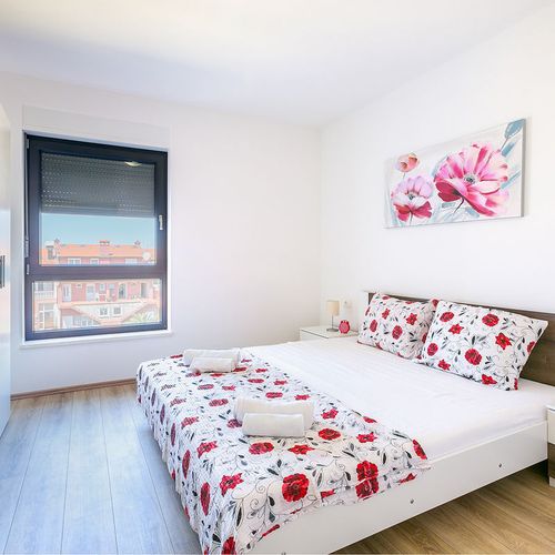 Apartman s klimatizací pro 4 os. se 2 ložnicemi na poschodí (s možností přistýlky)