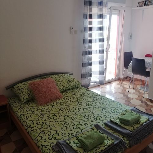 Apartman pro 4 os. se 2 ložnicemi s výhledem na moře na poschodí