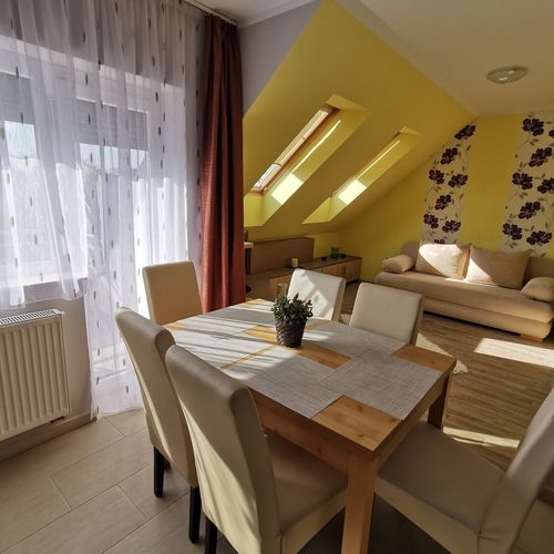 Apartament lux la etaj cu 1 camera pentru 4 pers.