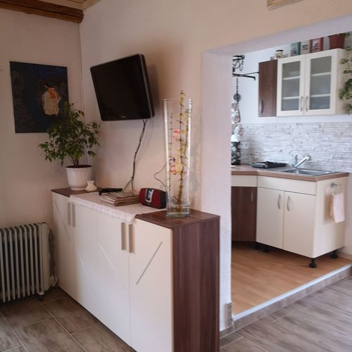 Apartament întreaga unitate cu 1 camera pentru 3 pers.