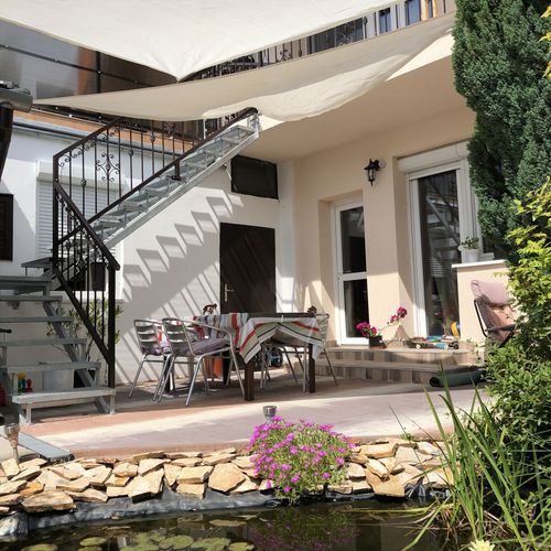 Apartament la parter cu vedere spre lac cu 3 camere pentru 6 pers.
