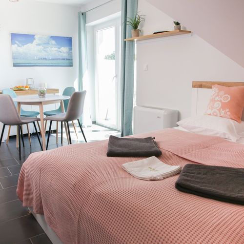Apartament 4-osobowy z tarasem z widokiem na jezioro z 2 pomieszczeniami sypialnianymi