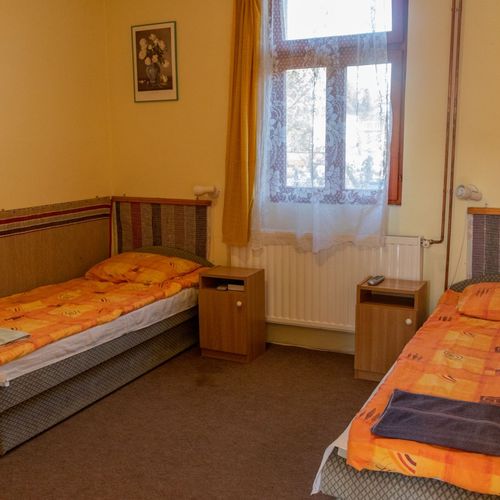 Pokój 2-osobowy na parterze z widokiem na ogród