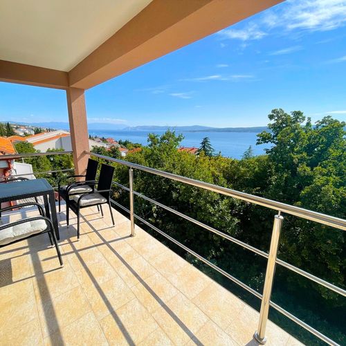 Apartament studio cu vedere spre mare cu 1 camera pentru 4 pers.