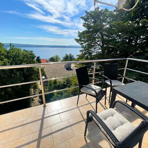 Apartament studio cu vedere spre mare cu 1 camera pentru 4 pers.