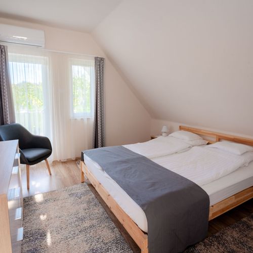 Casă de vacanță întreaga unitate cu vedere spre râu pentru 8 pers. (se inchirieaza doar integral)