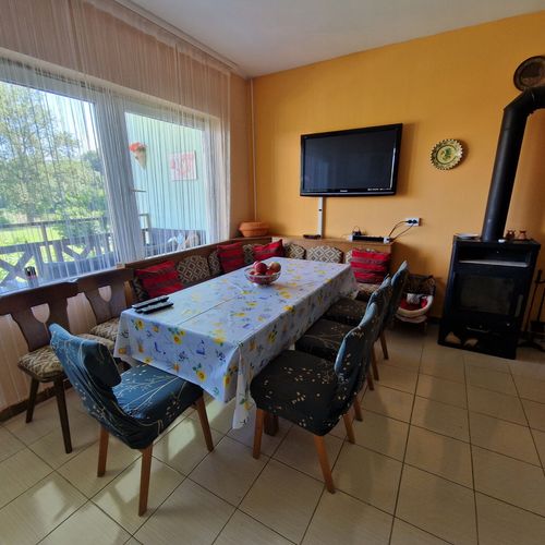 Casă de vacanță întreaga unitate cu vedere spre râu pentru 8 pers. (se inchirieaza doar integral) (se poate solicita pat suplimentar)