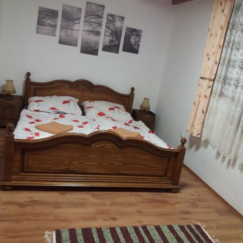 Casă de vacanță pentru 12 pers. (se inchirieaza doar integral)