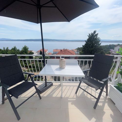 Apartament studio cu vedere parțială spre mare cu 1 camera pentru 2 pers.