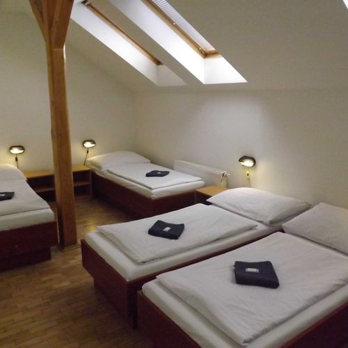 Pokój 4-osobowy z prysznicem ze wspólną łazienką