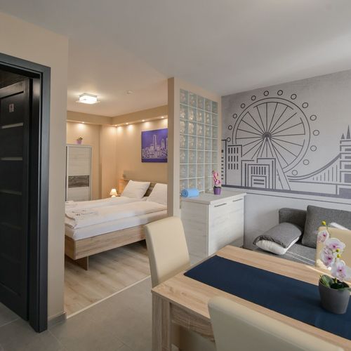 Apartament la etaj cu duș cu 1 camera pentru 4 pers.