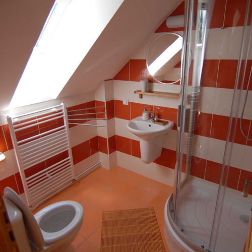 Apartament premium cu duș pentru 5 pers.