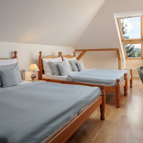 Pokoj pro 4 os. v podkroví 