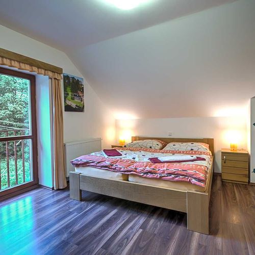 Apartament 2-osobowy z prysznicem z aneksem kuchennym (możliwa dostawka)