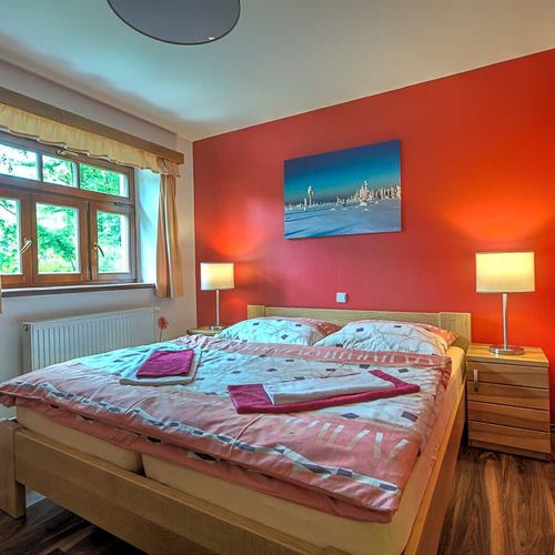 Apartament 4-osobowy z prysznicem z aneksem kuchennym (możliwa dostawka)
