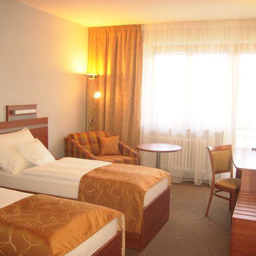 Pokój 2-osobowy z prysznicem z balkonem (możliwa dostawka)