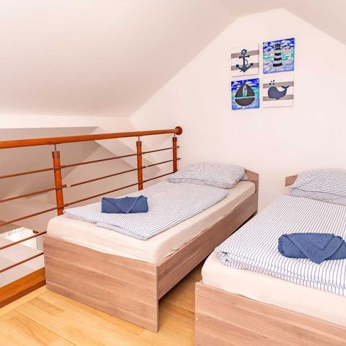 Deluxe Apartman s klimatizací pro 15 os. se 3 ložnicemi