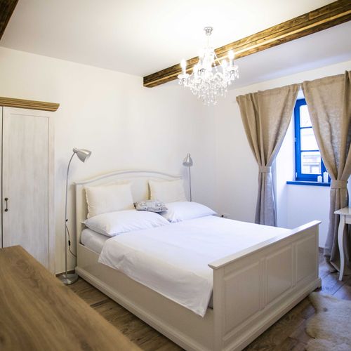 Apartman se sprchou  s manželskou postelí s 1 ložnicí (s možností přistýlky)