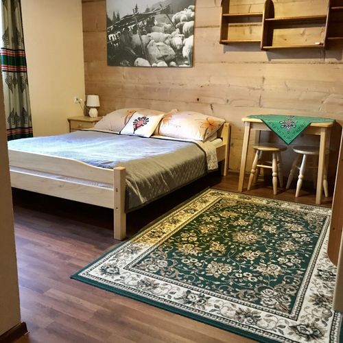 Pokój 4-osobowy na parterze z widokiem na góry